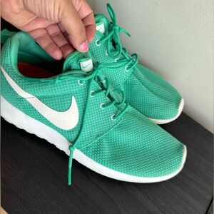 Nike men’s shoes size 9 us/42,5 Europ/27cm